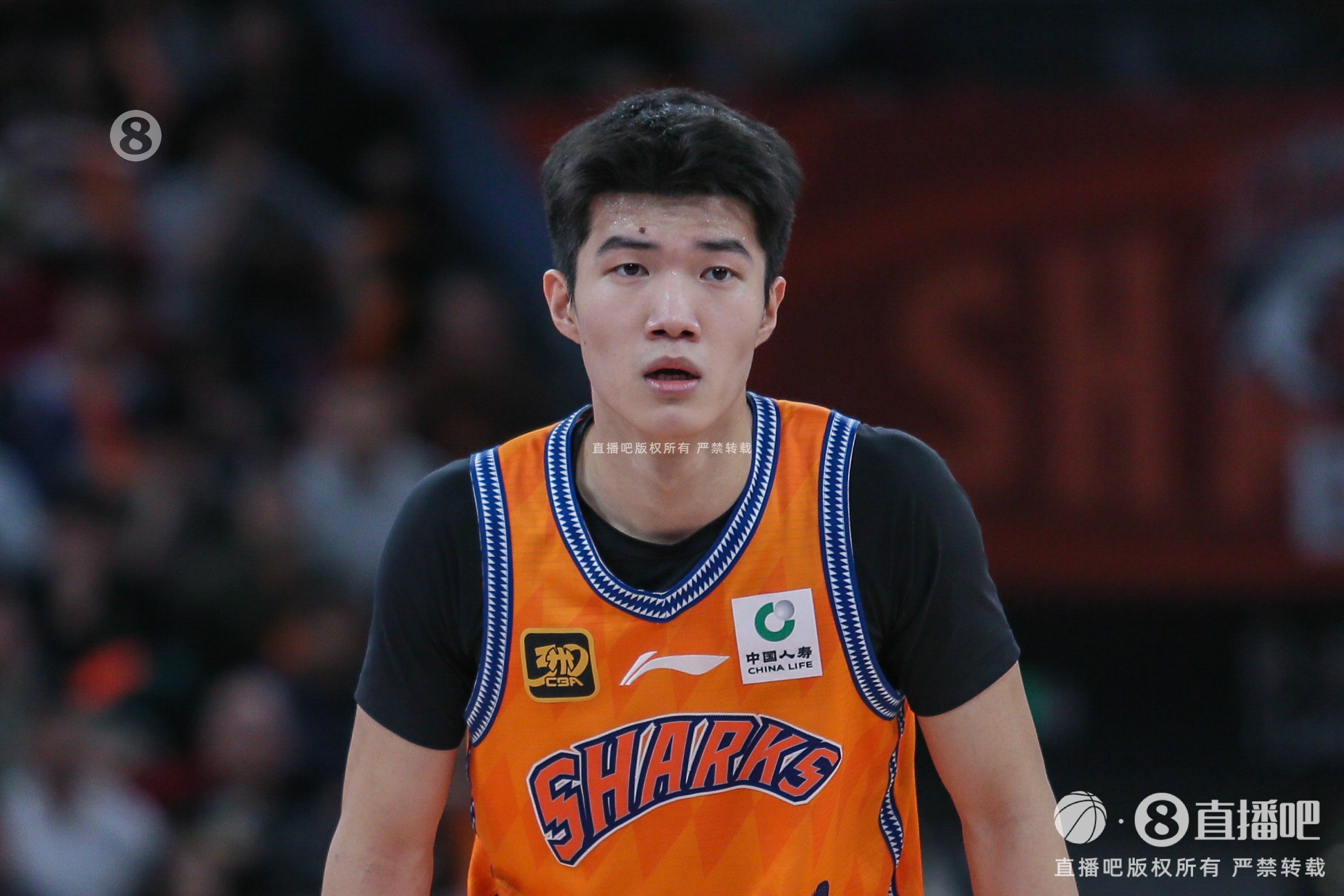 敢打敢拼!偰李永炜半场3投2中拿到5分2助0失误 正负值达+12